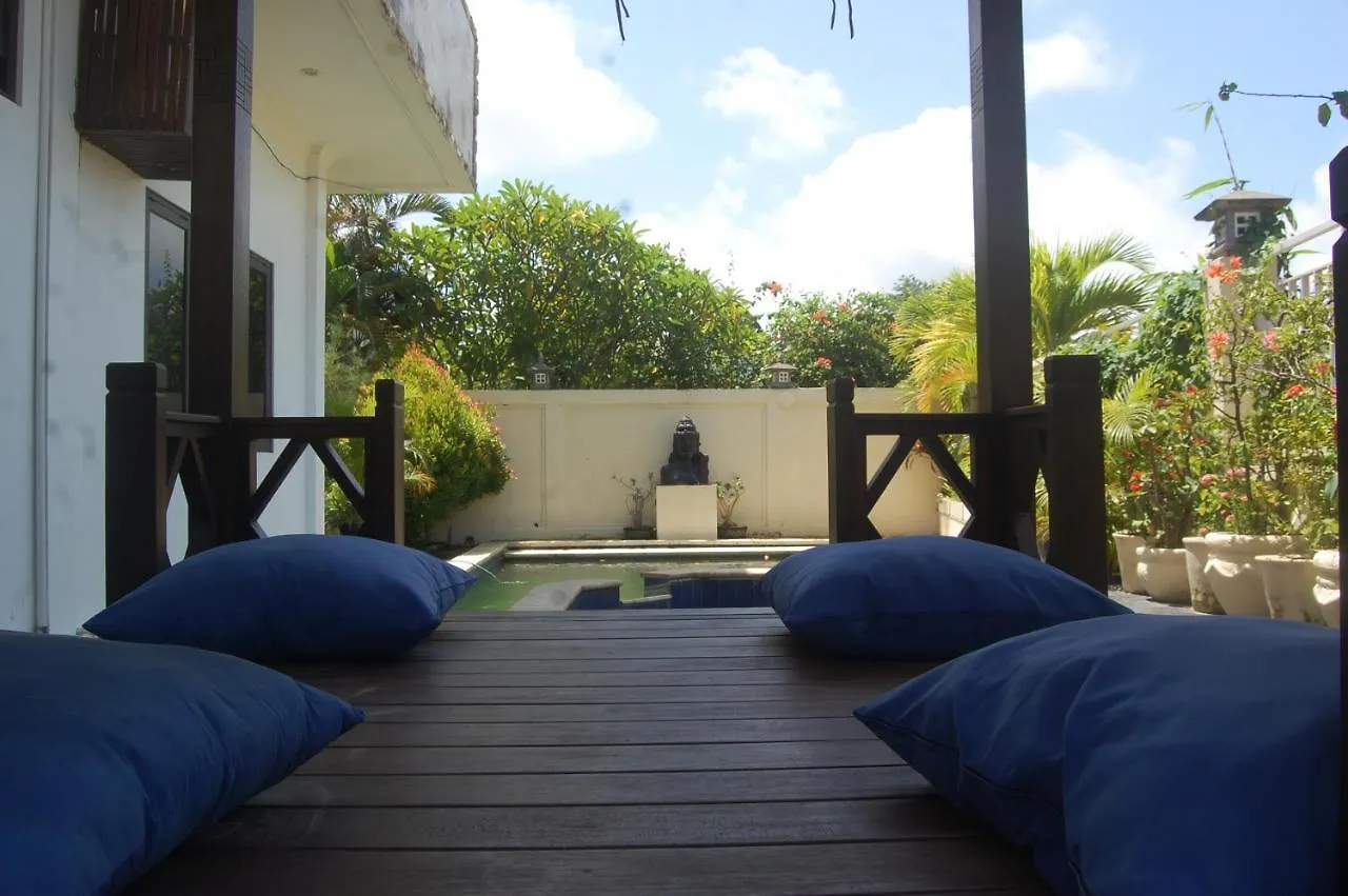 Villa Tentram Puri Gading Jimbaran  Guest house